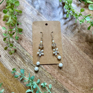 Pearls Crystal & Rhinestone Light Gold Earrings