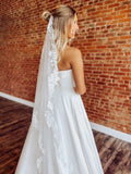 Lace Trimmed Waltz Veil