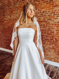Lace Trimmed Waltz Veil